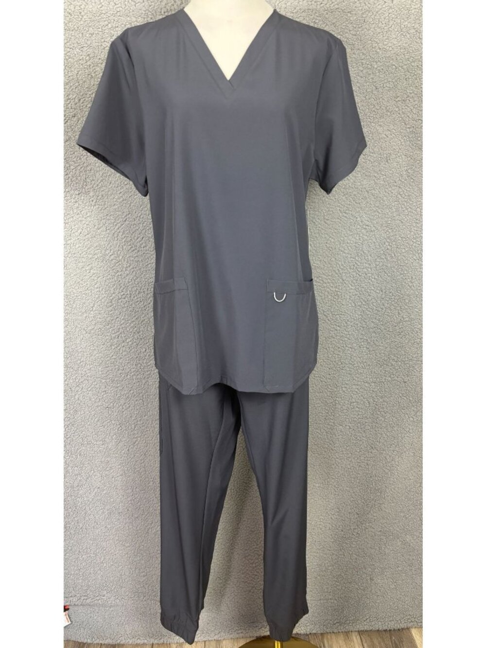 Stat Women's Medical Wear Pewter Gray Jogger Scrub Set Size Large New With Tags.